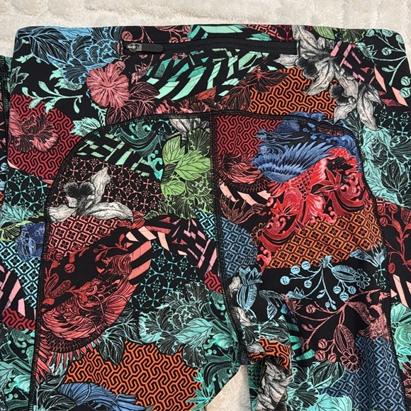 Lululemon Speed Up Tight *Full-On Luxtreme 28"
Zen Clash Multi - Picture 9 of 13